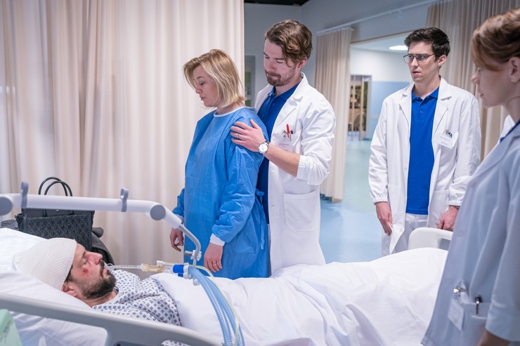 Jana Majeská, Richard Autner, David Uzsak a Anna Nováková v seriáli Nemocnica