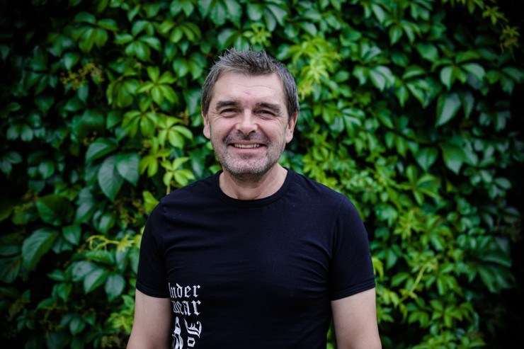 Peter Kočiš v čiernej komédii Hrobári