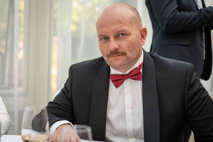 Gregor Hološko-Za sklom 3