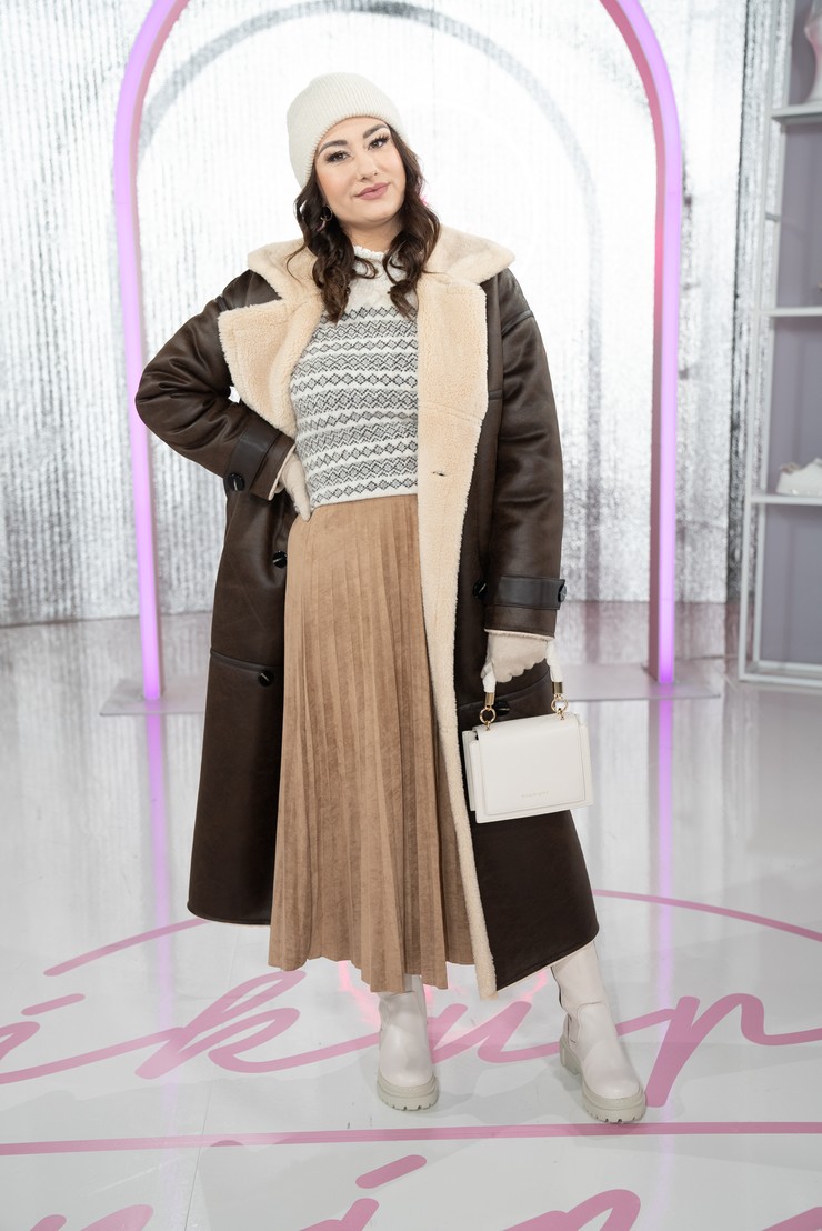 Nákupné maniačky - Súťažiace v outfitoch s prúžkami