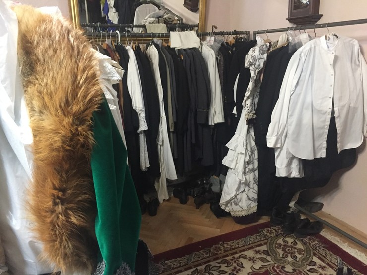 1890 - Kostýmy a korzety