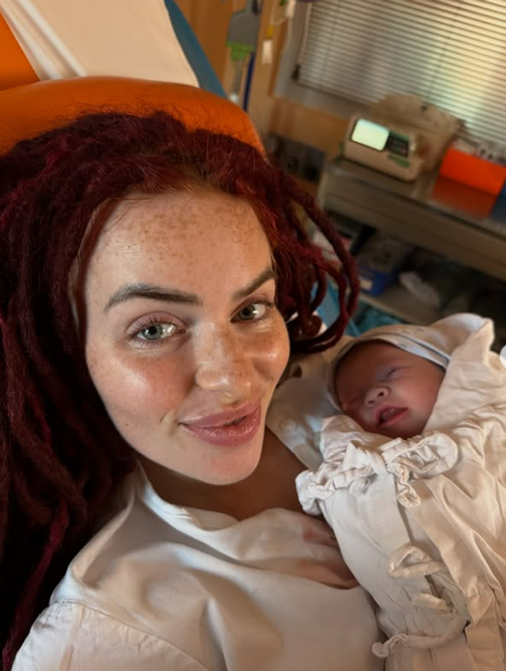 rachel karnizova porodila