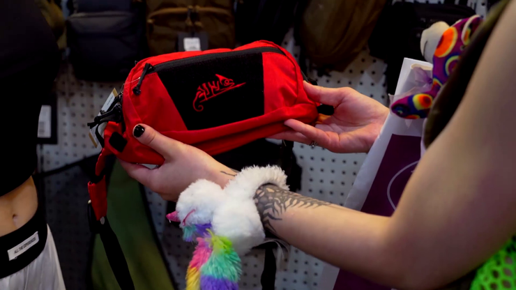 Nákupné maniačky - téma: Trenčkot - Terézia