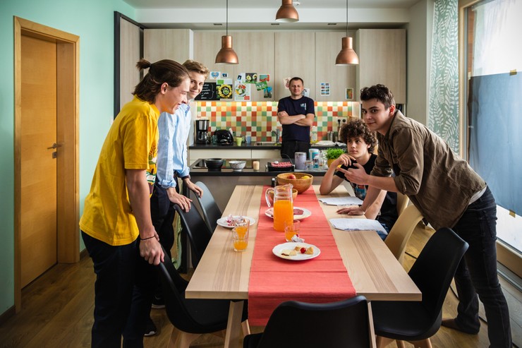 NAŠI - 4. séria - Nový interiér domu - Kuchyňa