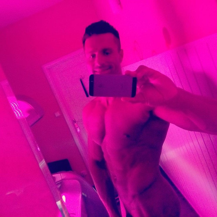 Mama ožeň ma, Hotel Paradise - Niko