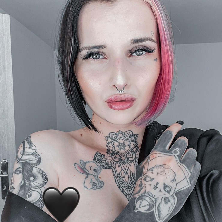 Láska na chate, Bez servítky - Kaja