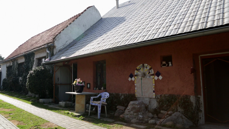 Juraj Hrčka a jeho malebná chalupa na Záhorí