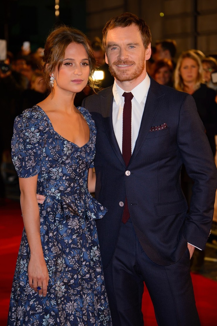 Michael Fassbender a Alicia Vikander