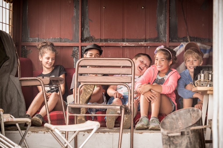 Prázdniny - Decká uväznené v maringotke