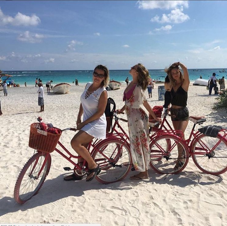 Erika Barkolová na dovolenke v Mexiku s dcérami