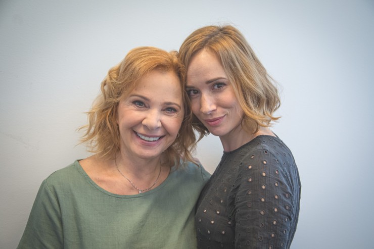 Kamila Magálová a Táňa Pauhofová-Za sklom 3