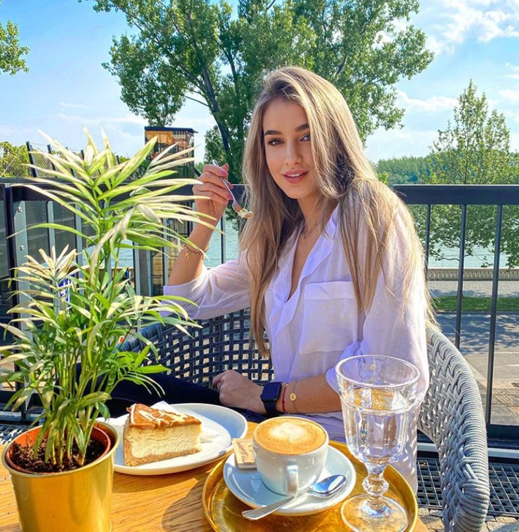 Miss Slovensko 2020 - Leona Novoberdaliu