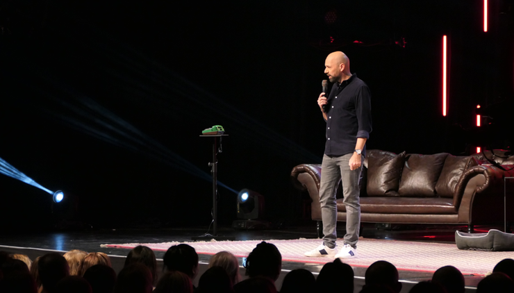 Tomáša Hudáka môžete vnímať z relácie Sedem