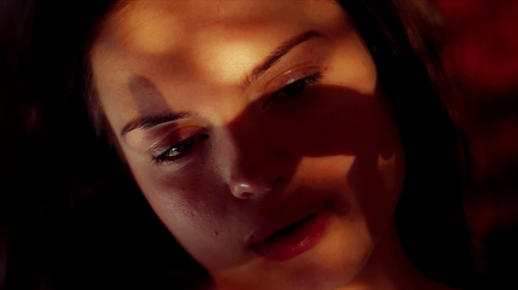 Sakmárová v klipe Peter Bič Project 3