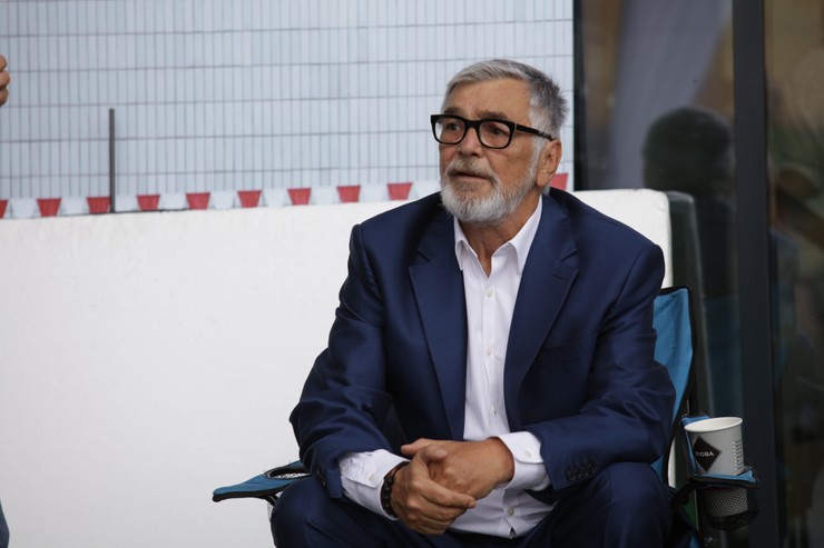 Jiří Bartoška v seriáli Za sklom