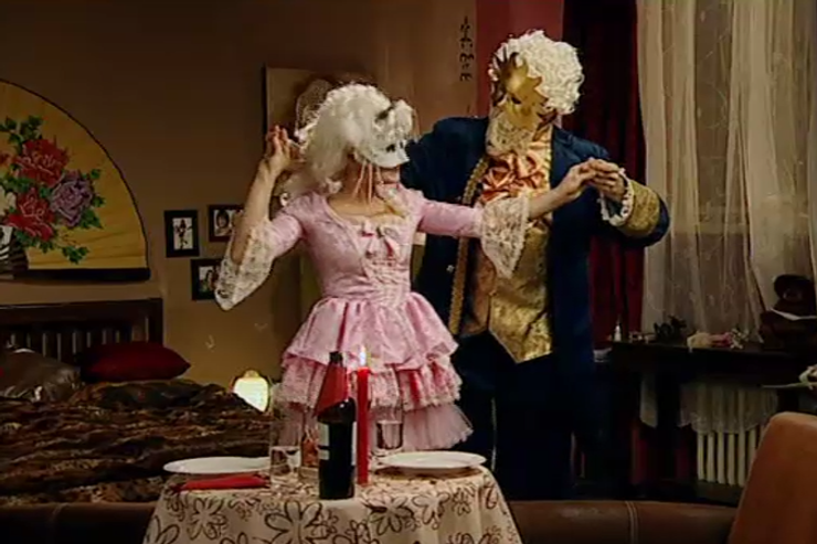 Hurka a Bežná v spálni 7