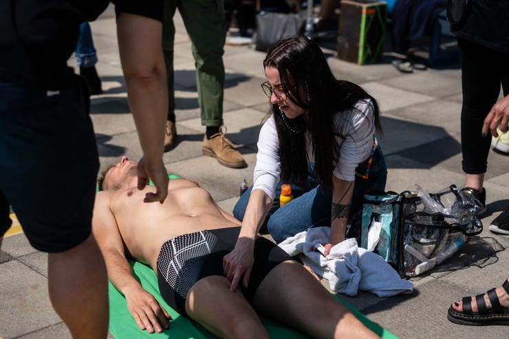 Einstein - nakrúcanie scény na kúpalisku