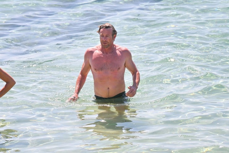 Diabol nosí Pradu - Simon Baker alias Christian Thompson kedysi a dnes