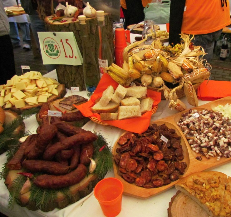 Latinák - Klobásový festival 5