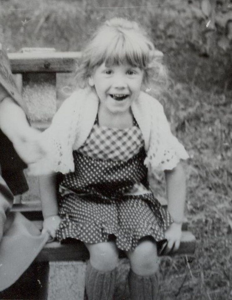 Petra Palevičová u starých rodičov