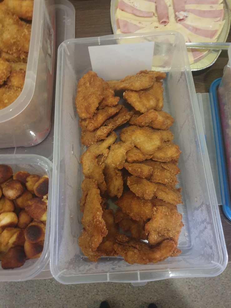 Hranica - Hana Gregorová pripravila kolegom hody