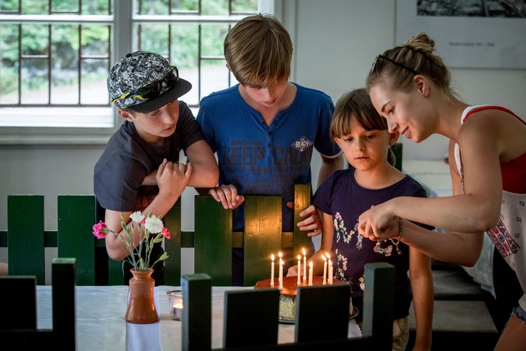 Prázdniny - Narodeninová oslava Karolínky