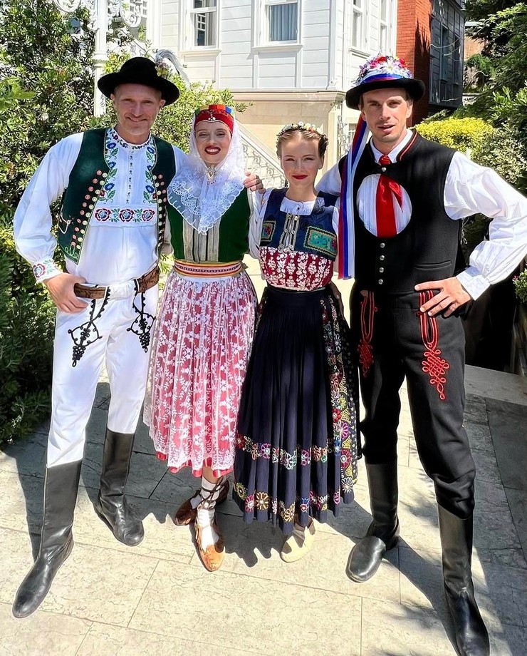 Lásky v Istanbule - Slovenský deň na ambasáde a herci v krojoch