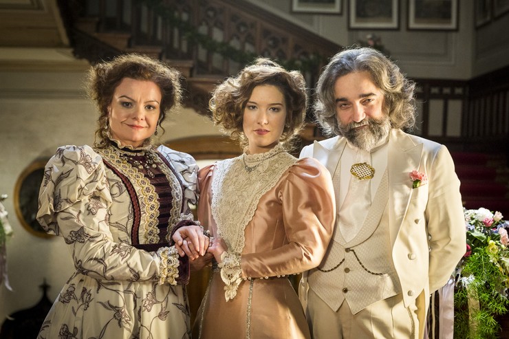 1890 - grofska rodina.jpg