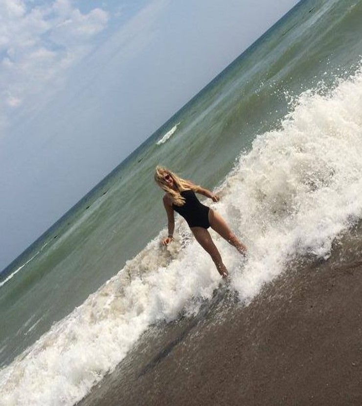 Carmen v plavkách 2