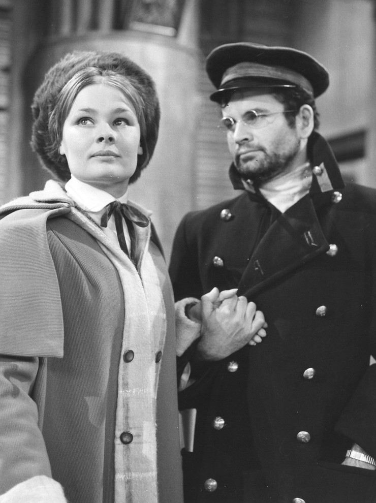 Starnutie celebrít - Judi Dench 