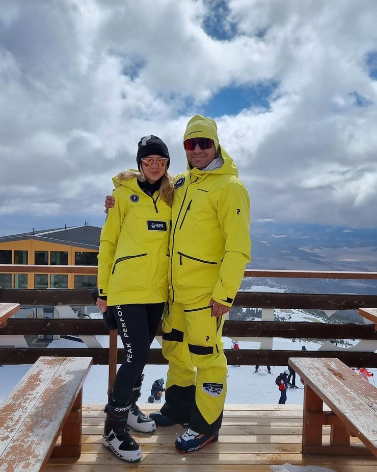 Nela Pocisková na lyžovačke s rodinou