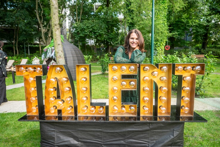 Zábava na letnej párty Televízie JOJ