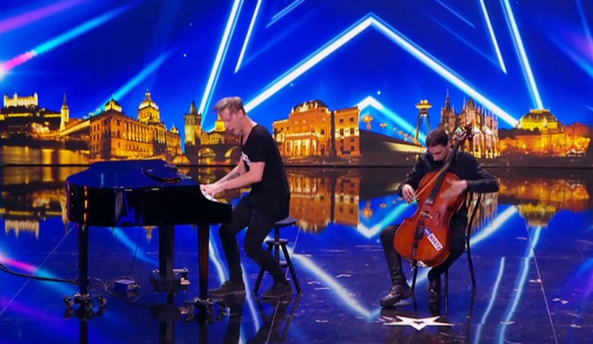 Komická dvojica s hudobnými nástrojmi našla spôsob, ako zaujať: Páčili sa aj vám?