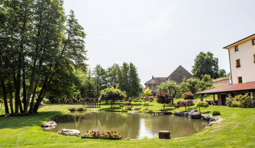 Kto sa vyberie na návštevu krásnych exteriérov, kde sa nakrúca seriál Divoké kone?