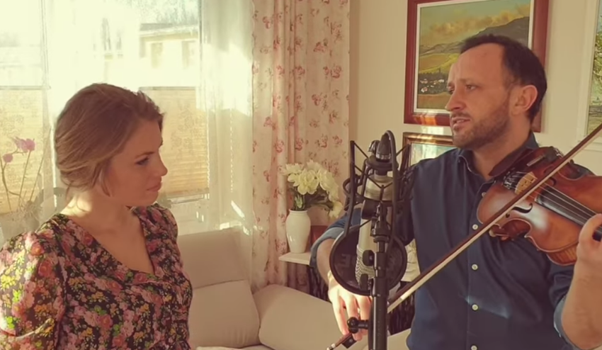 Ondreja Kandráča ani korona nezastaví! Naspieval duet s manželkou a vydal sa na cestu s kapelou!