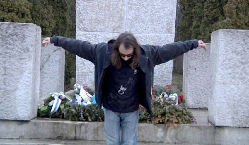 Vierka pri nácviku klipu: Doma sa ti vyzlečiem dohola, ale na cintoríne si nekľaknem!