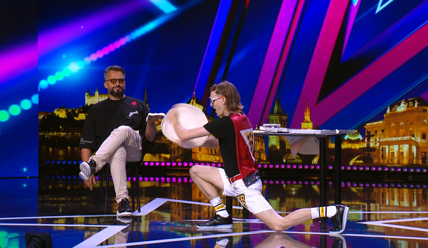 Bizarné vystúpenie napokon všetkých pobavilo: Pizza man dokáže s cestom hotové divy!