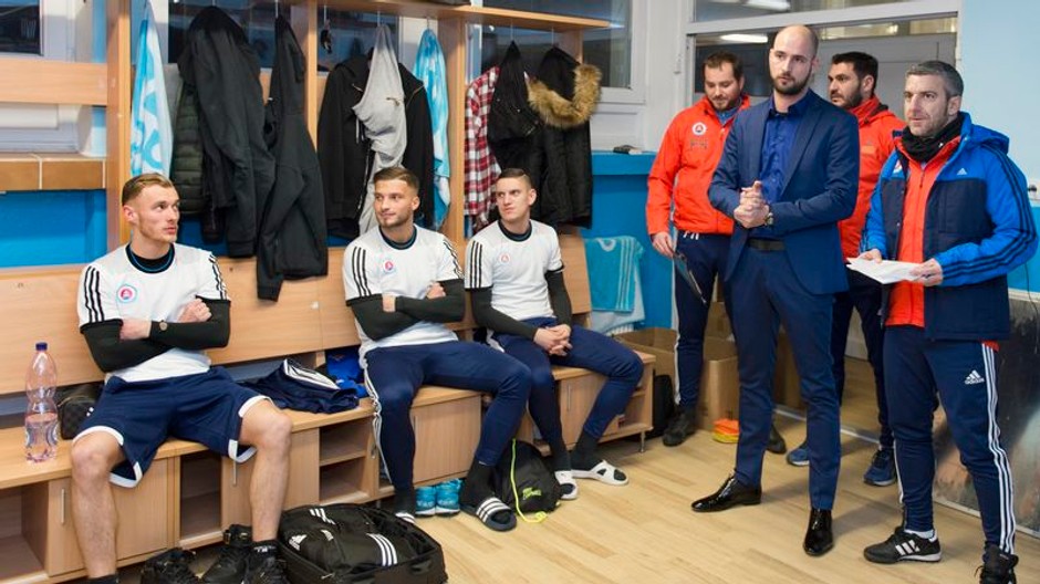 Papavasiliou a Kmotrík