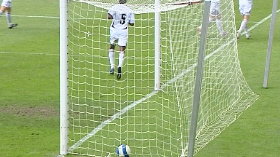 lopta v bránke po góle