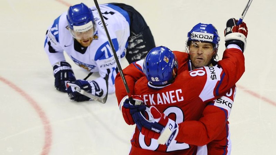 Jágr a Plekanec v objatí