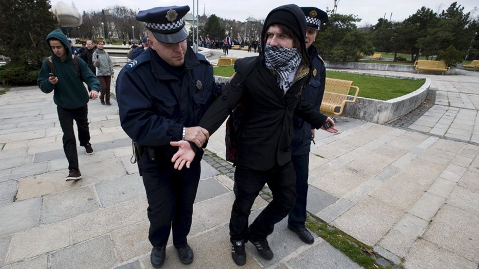 pravicovi extremisti protest zadrzany