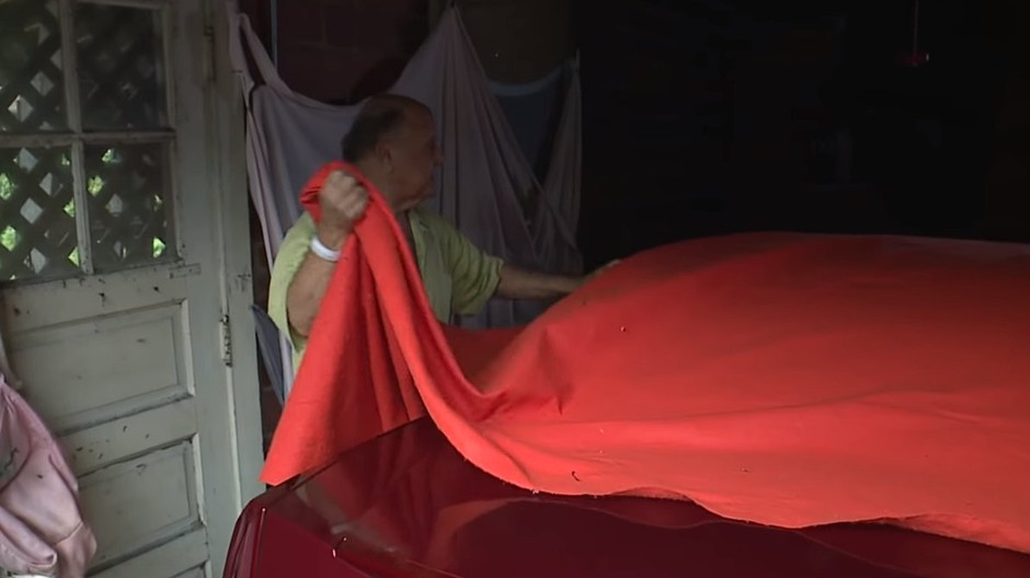 Peter zostal v aute 13 hodín