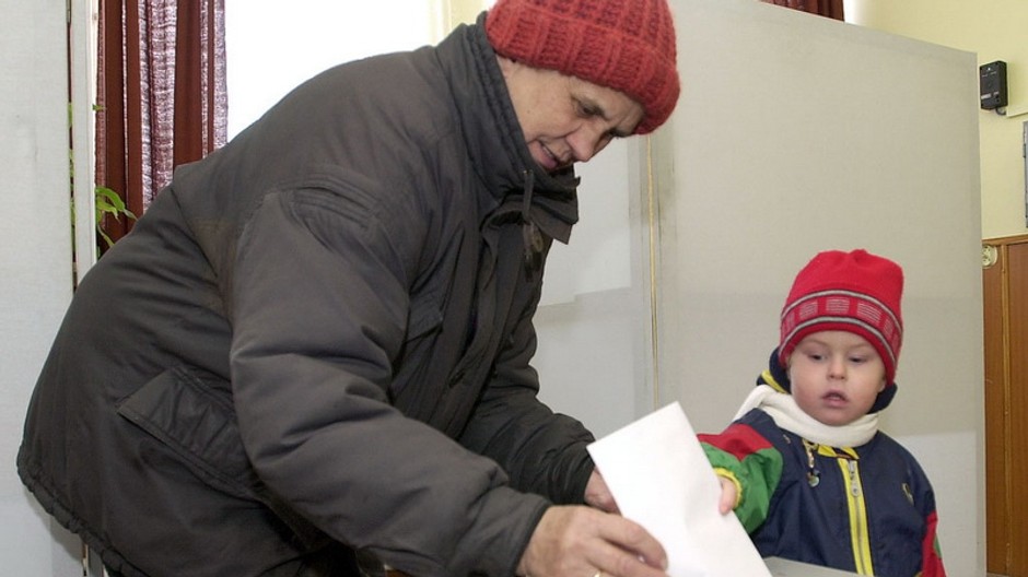 Voľby babka s vnukom volia