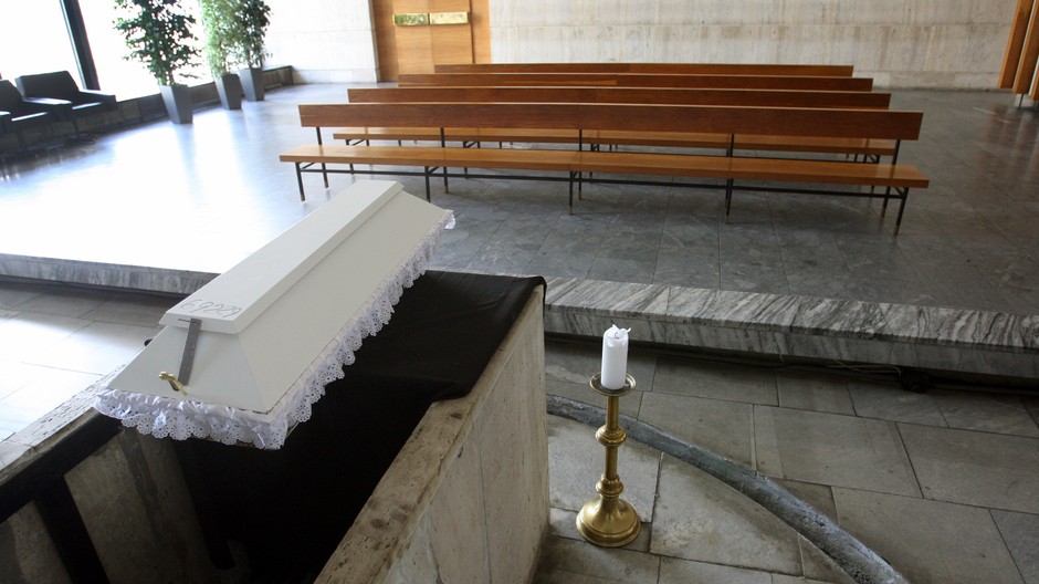 truhla krematórium ilustračné foto