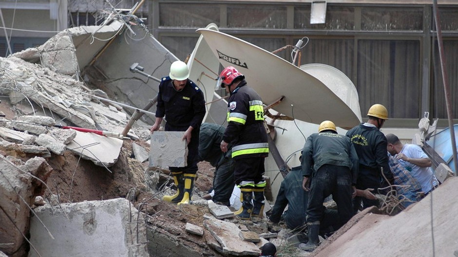 pad 12 poschodovej budovy egypt zrucanina