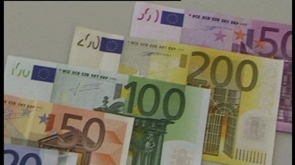 peniaze-euro-papierove na sebe