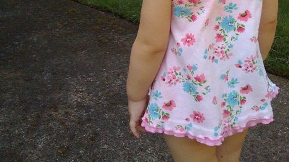 pedofilia dievcatko satky zozadu kusok