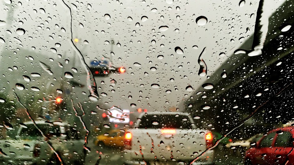 dážď ilustračné foto (cropped)