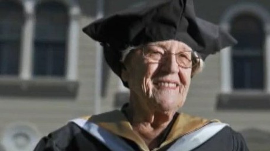 Hazel Soares ziskala diplom v 94 rokoch