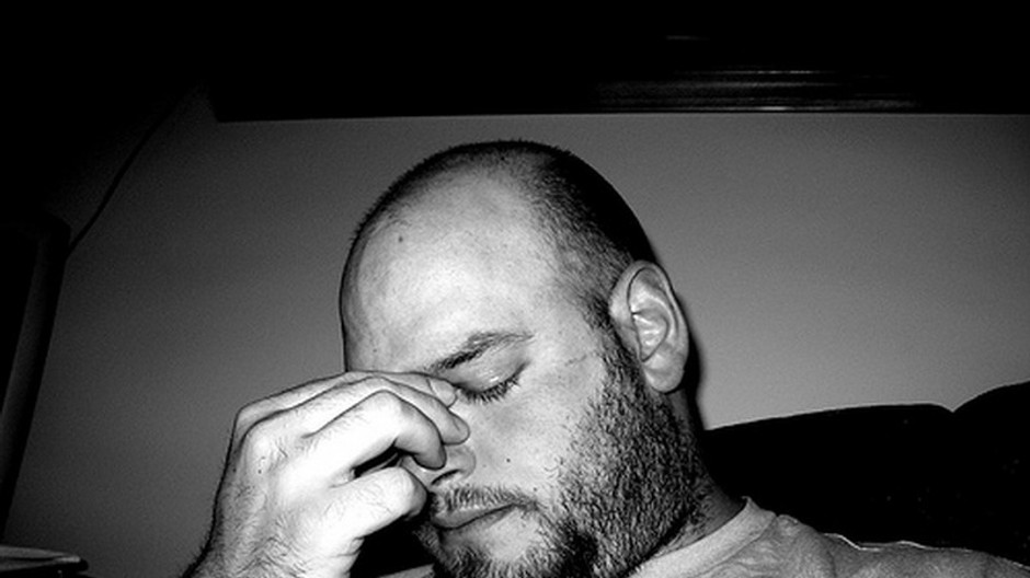 bolest hlavy-muz sa chyta medzi oci